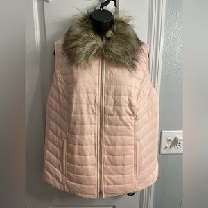 Chicos faux fur collar pink zippered puffer vest. NWT